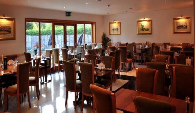 Acorn Lodge Hotel Gatwick & Parking Horley Exterior photo